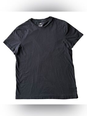 H&M Men’s Solid Black Crew Neck Tee Medium Modern Utility